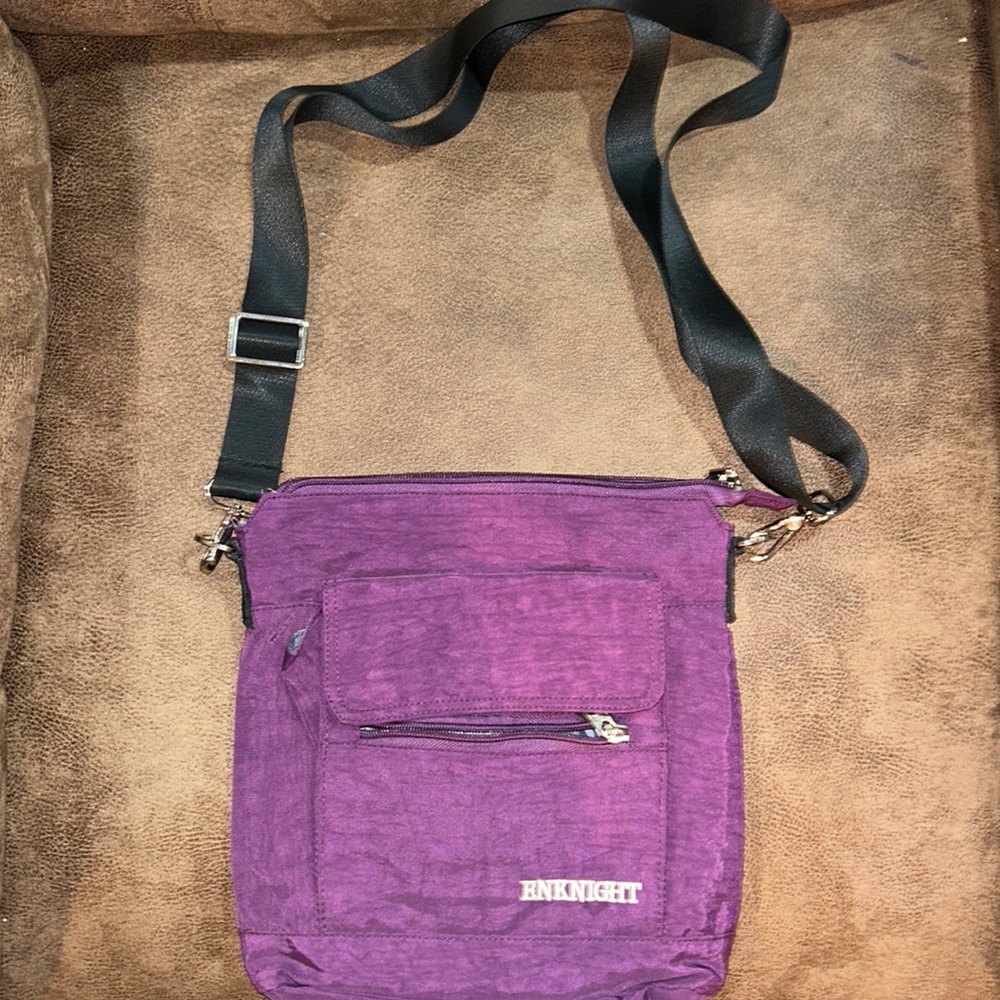 Enknight Crossbody bag